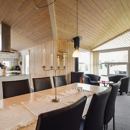 4 Bedroom In Ejstrupholm