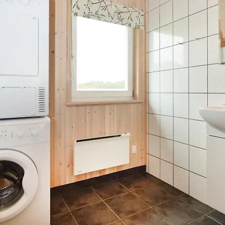 4 Bedroom In Ejstrupholm *