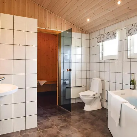 4 Bedroom In Ejstrupholm Krejbjerg